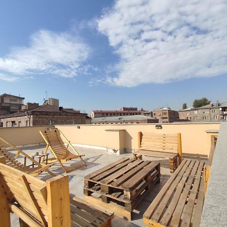 Hotelise I Bells-Of-Ireland Apartment Ереван Екстериор снимка