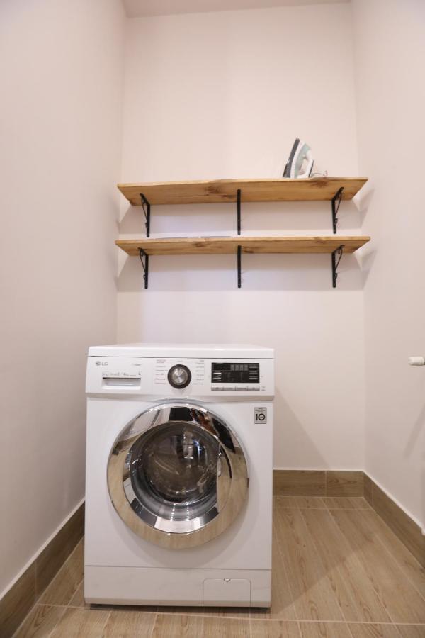 Hotelise I Bells-Of-Ireland Apartment Ереван Екстериор снимка