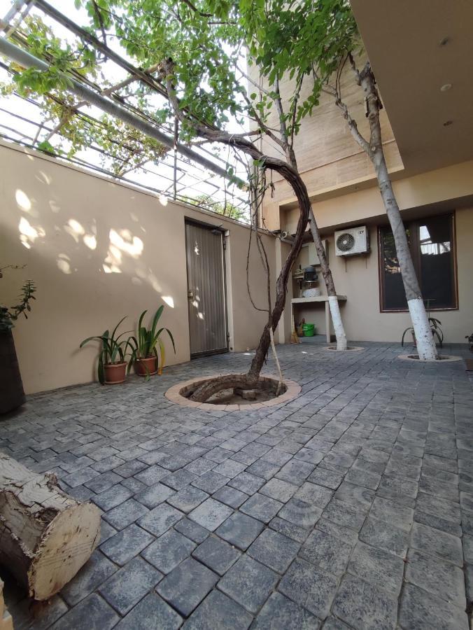 Hotelise I Bells-Of-Ireland Apartment Ереван Екстериор снимка