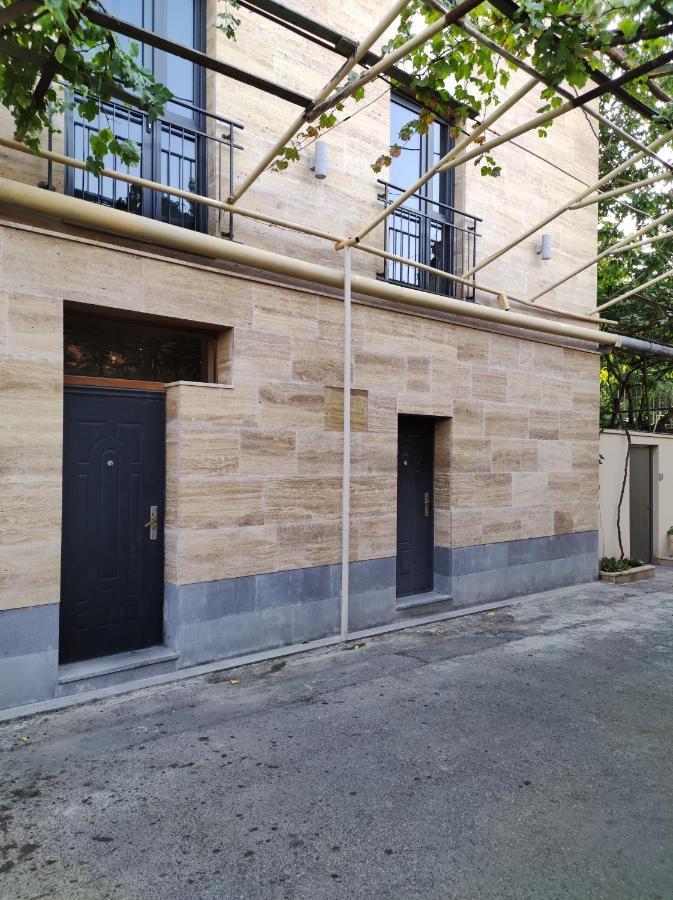 Hotelise I Bells-Of-Ireland Apartment Ереван Екстериор снимка