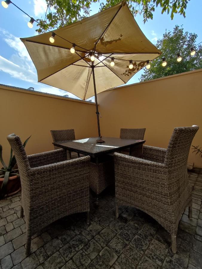 Hotelise I Bells-Of-Ireland Apartment Ереван Екстериор снимка